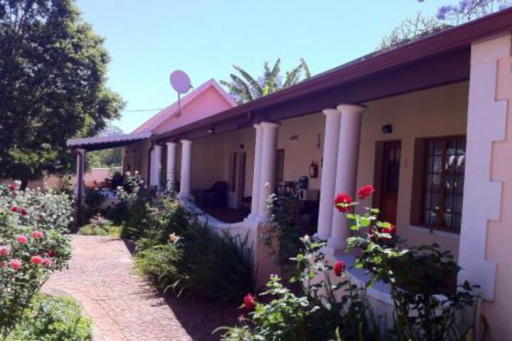 Melvin Residence Guest House - thumb 3