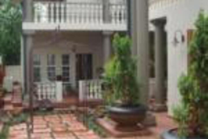 Goodey's Guesthouse - thumb 0