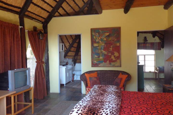 TreeTops & Treats Guest House - thumb 6