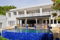 Lodge on Main Guest House Co