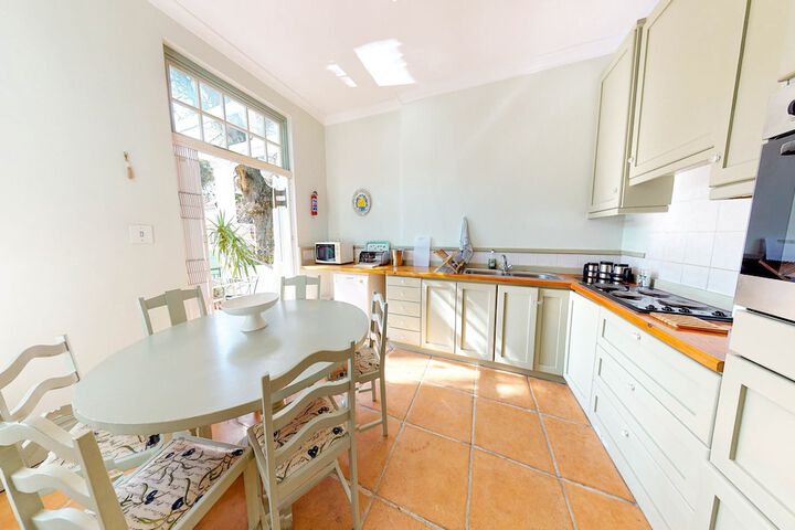 Mountain Manor Guest House & Executive Suites - thumb 4