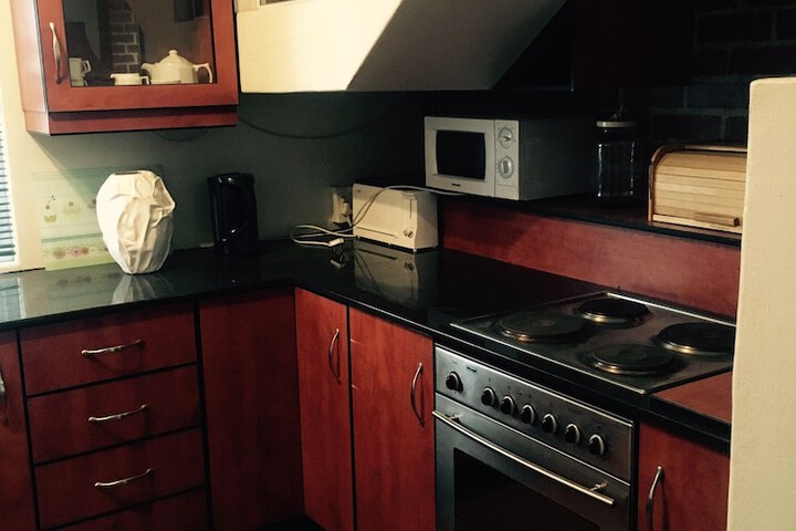 Mountain Manor Guest House & Executive Suites - thumb 2