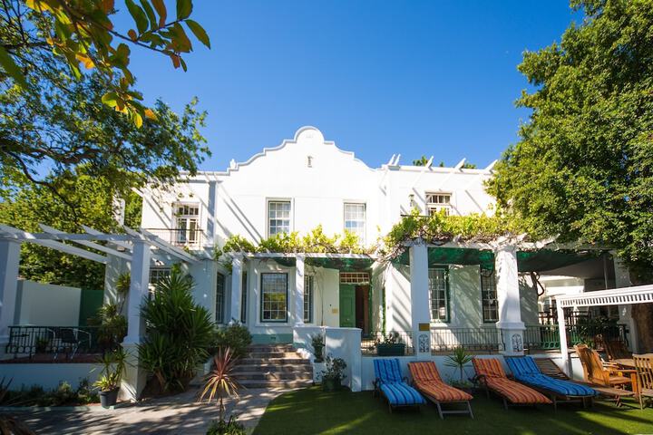 Mountain Manor Guest House & Executive Suites - thumb 1