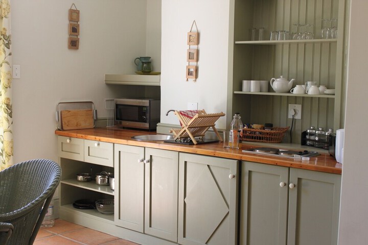 Mountain Manor Guest House & Executive Suites - thumb 7