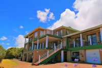 Amzee Bokmakierie Guest House