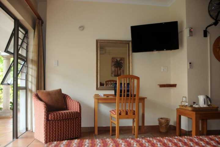 Centre Court B & B - thumb 1