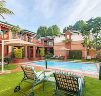 Courtyard Hotel Rosebank - Accommodation Africa
