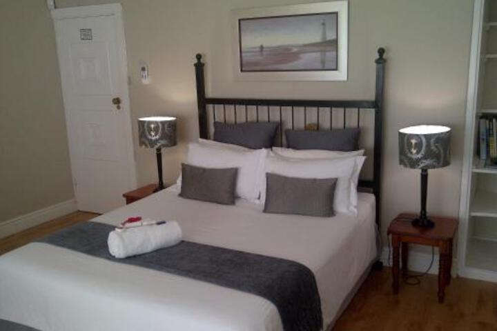 Red Tudor Bed & Breakfast - thumb 5