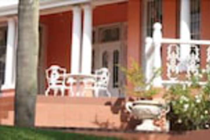 Sica's Guest House - thumb 2