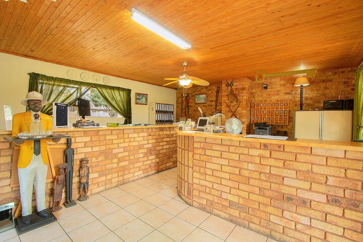 Airport Game Lodge - thumb 7