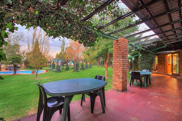 Airport Game Lodge - thumb 2