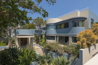 Mantis No5 Boutique Art Hotel