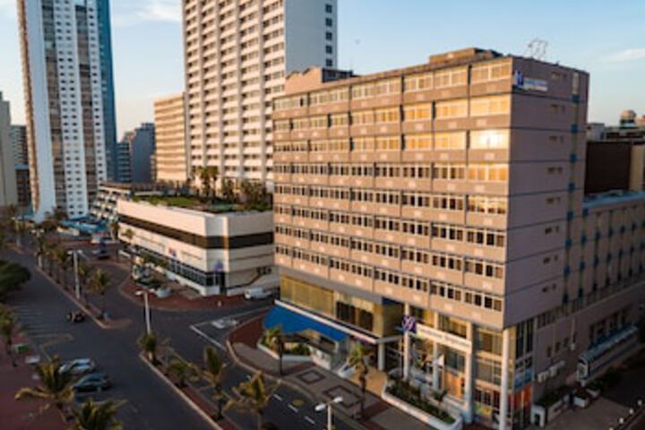 Gooderson Tropicana Hotel - thumb 0