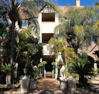 Court Classique Suite Hotel - Accommodation Africa