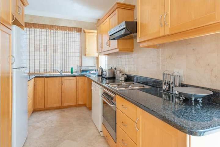 Bantry Beach Luxury Suites - thumb 3