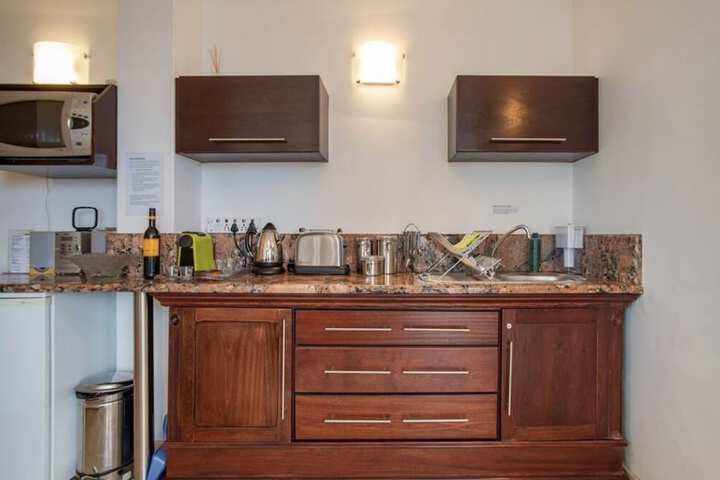 Bantry Beach Luxury Suites - thumb 5