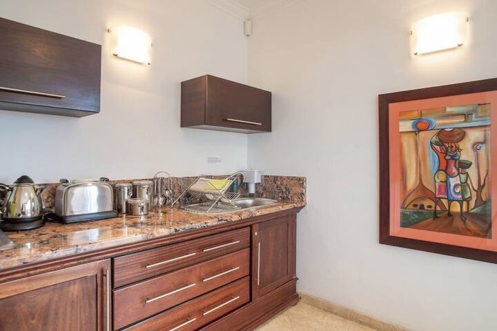 Bantry Beach Luxury Suites - thumb 6