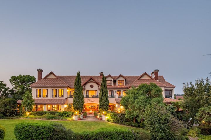 Oliver's Restaurant & Lodge - thumb 3