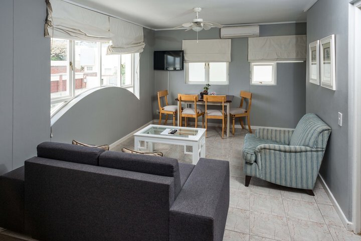 Place On The Bay Self-Catering - thumb 4