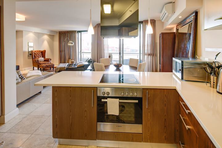 Canal Quays Luxury Apartments - thumb 1