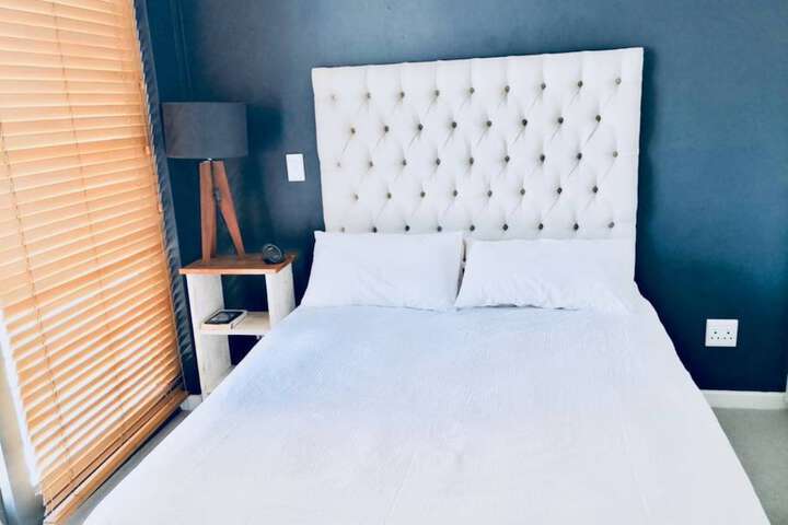 1 Bedroom Apartment In Cape Town City Centre - thumb 2