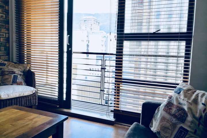 1 Bedroom Apartment In Cape Town City Centre - thumb 1