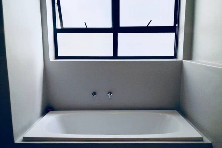 1 Bedroom Apartment In Cape Town City Centre - thumb 4