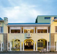 Queen's Hotel - Accommodation Africa