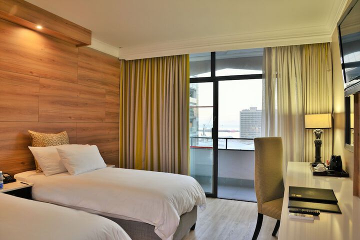 Capetonian Hotel - thumb 7