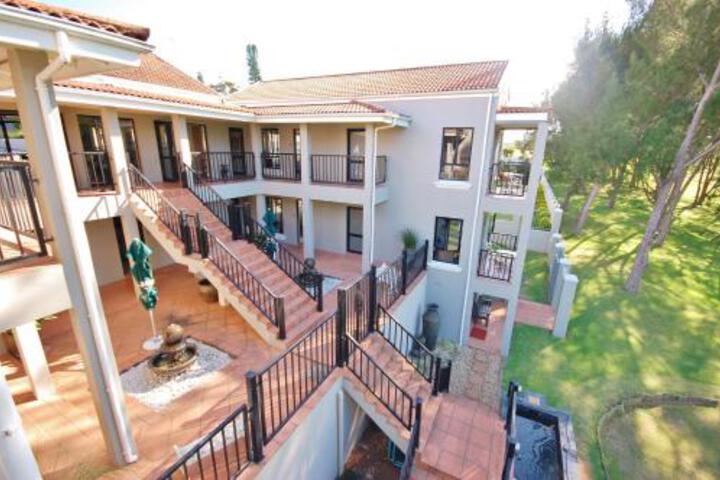 Fourteenth Green Guest Lodge - thumb 1