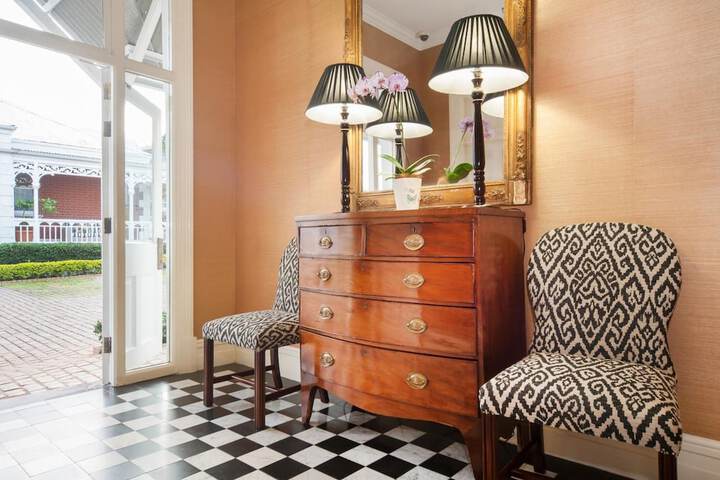 Quarters Hotel Florida Road - thumb 2