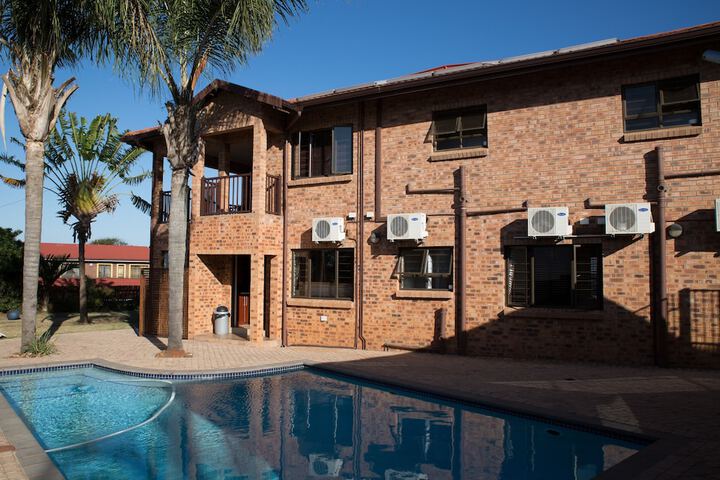 Milkwood Mansion - thumb 1
