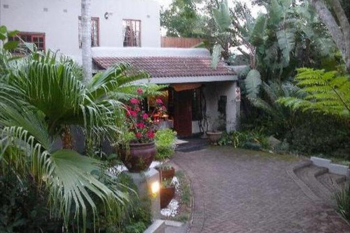 Hulala Lakeside Lodge - thumb 6