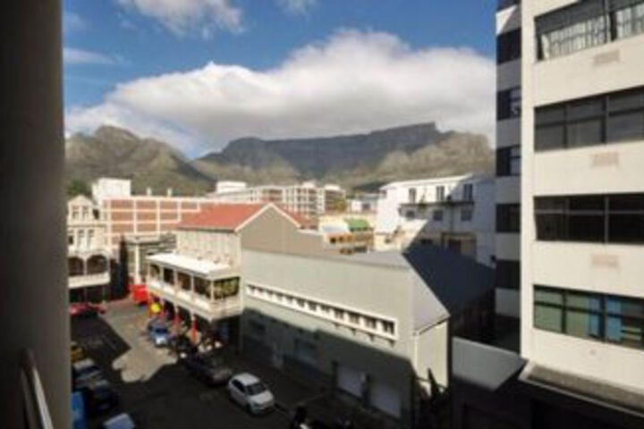 3 Bedroom Apartment In Central Cape Town - thumb 5