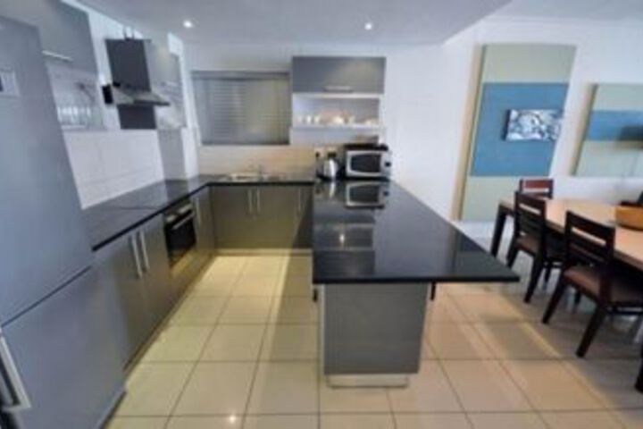3 Bedroom Apartment In Central Cape Town - thumb 4