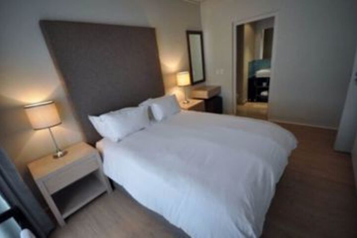 3 Bedroom Apartment In Central Cape Town - thumb 2