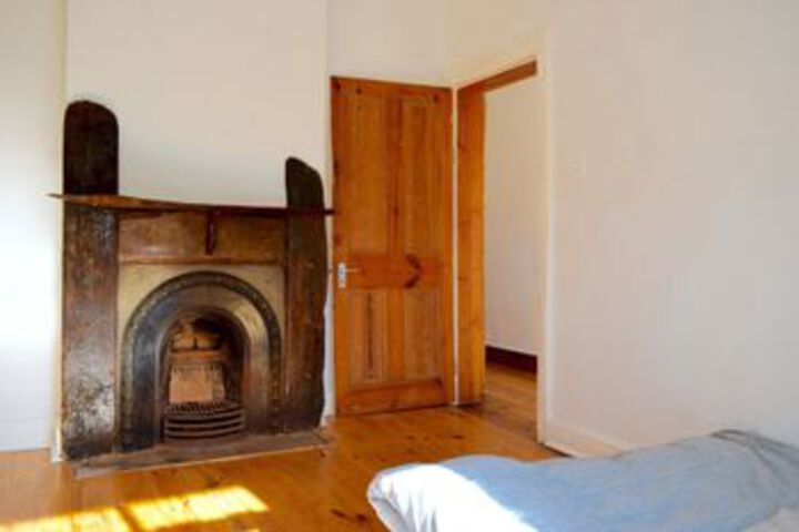 2 Bedroom House In Observatory Cape Town - thumb 5