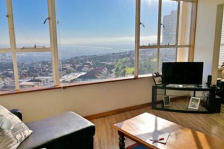 2 Bedroom Apartment In Vredehoek Towers - thumb 2