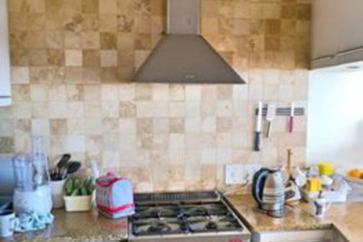 2 Bedroom Apartment In Vredehoek Towers - thumb 1