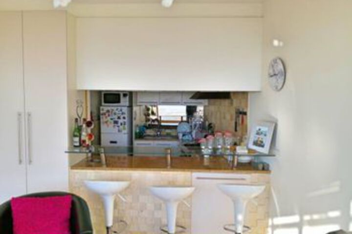 2 Bedroom Apartment In Vredehoek Towers - thumb 6