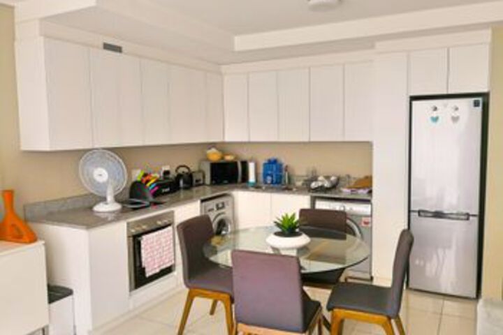 1 Bedroom Apartment In Cape Town - thumb 4