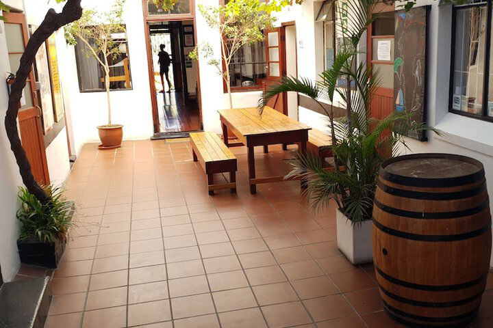 Zebra Crossing Backpackers - thumb 1