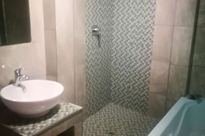 Naisar Royal White Apartment - thumb 4