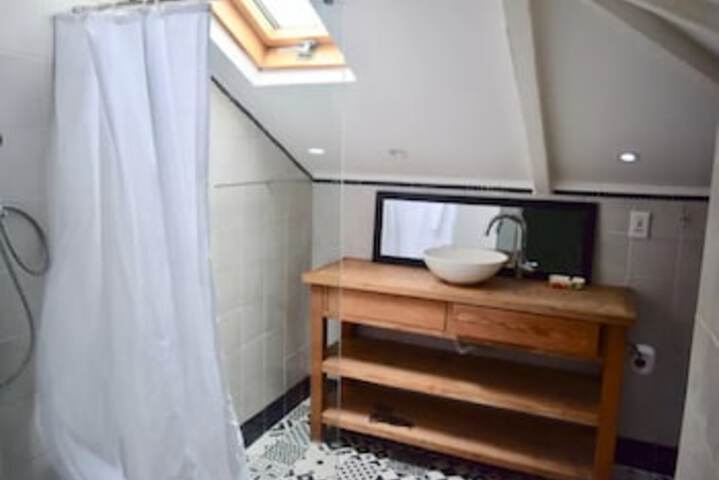 3 Bedroom House With Pool In Observatory - thumb 2