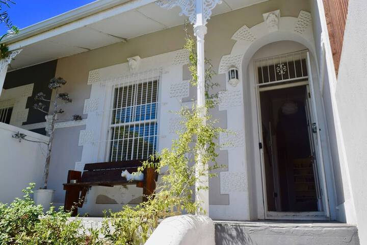 2 Bedroom Home With Private Garden - thumb 1