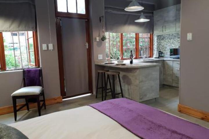 Rozenhof Guest Cottages - thumb 2
