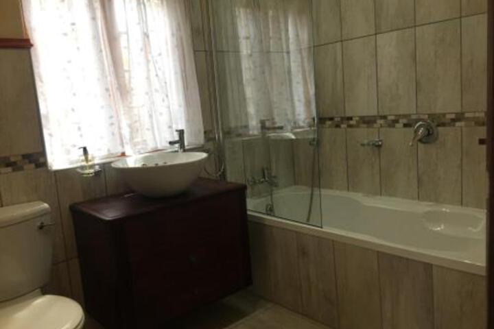 Rozenhof Guest Cottages - thumb 4