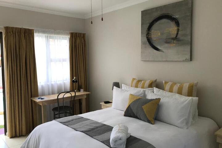 10 On Beresford - thumb 6