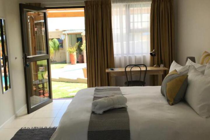 10 On Beresford - thumb 2