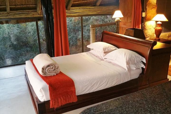 Thulani Game Lodge And Eco Estate - thumb 7